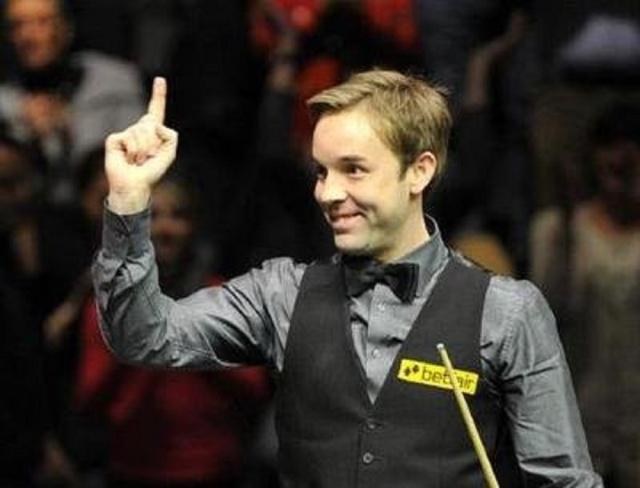 球赛事中 球赛事中